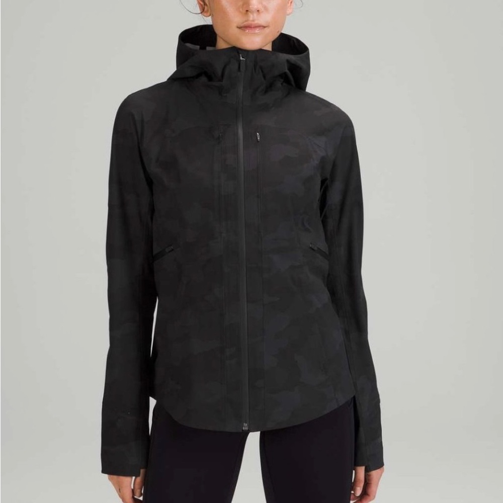 Lululemon break a trail jacket